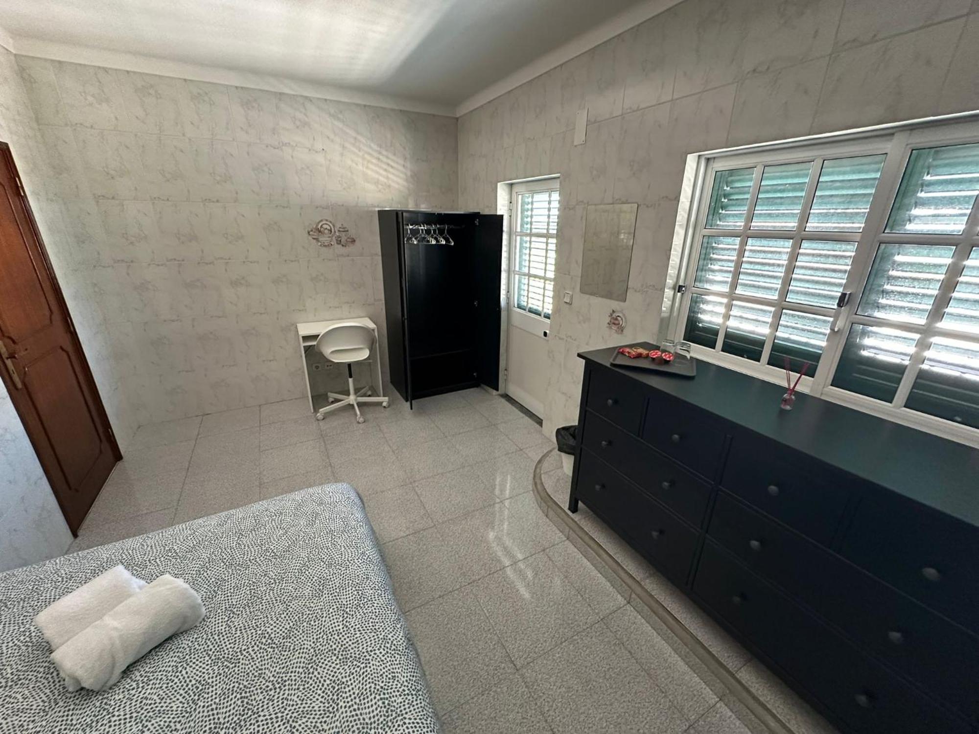 Homestay Quartos Em Arrentela