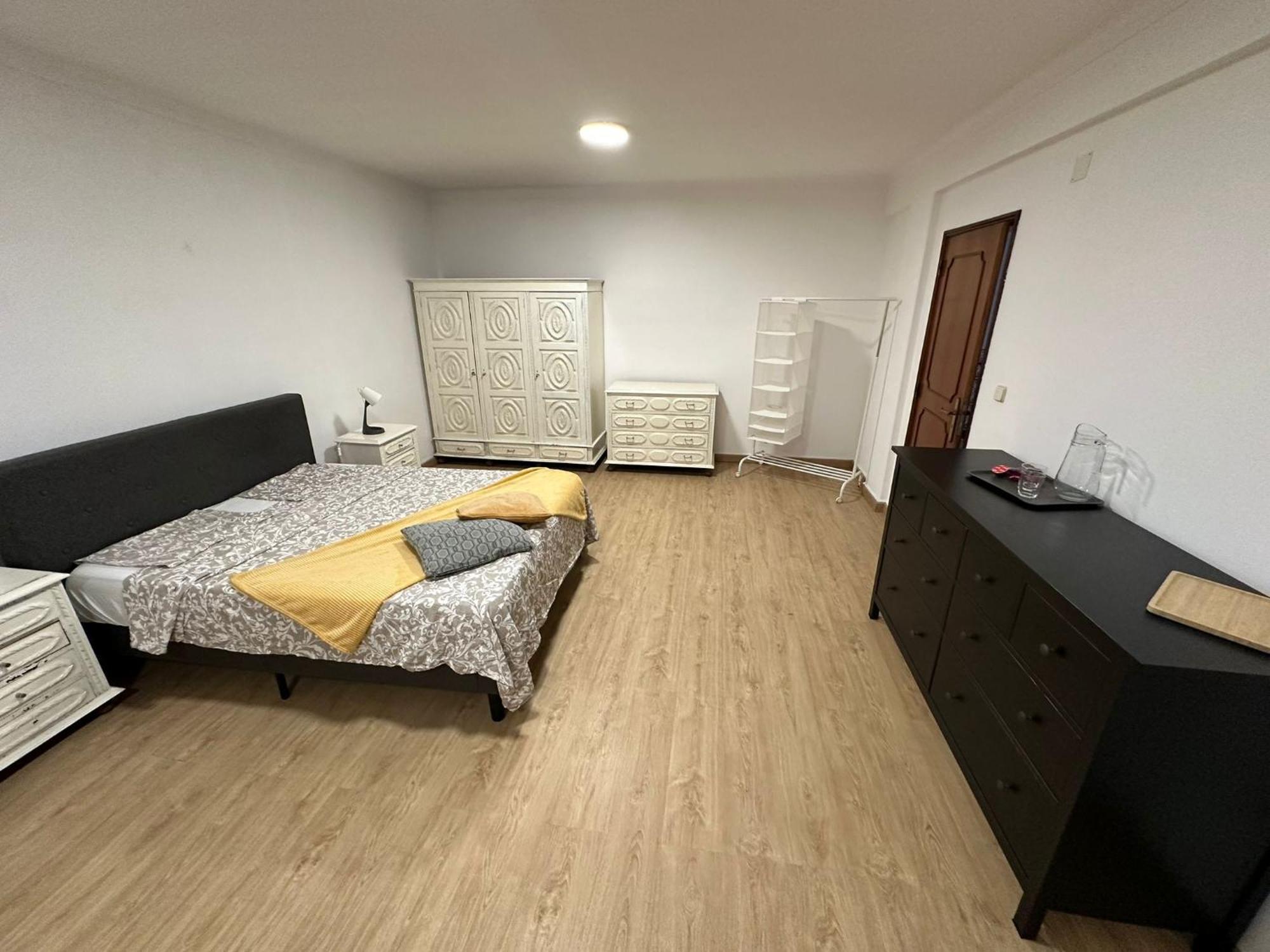 Quartos Em *